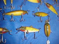 Heddon c. 1908 Wood box model 100 & 150 fishing lures