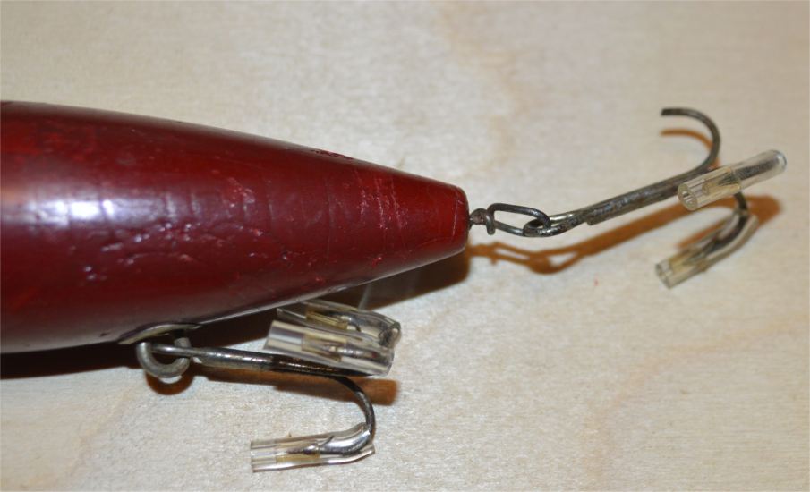 Hastings Sporting Goods - Wilson's Fluted Wobbler (red) [HA012